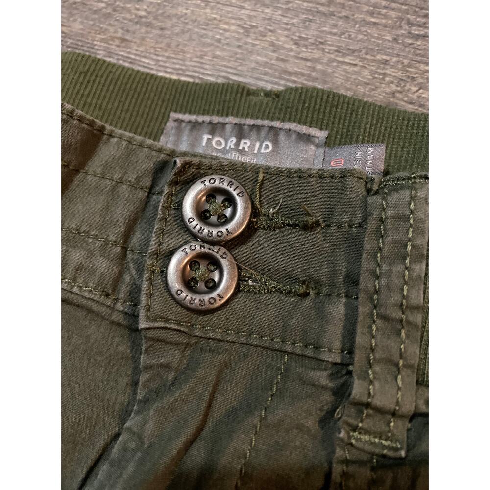 Torrid Bermuda Shorts Size 10 - Picture 6 of 8